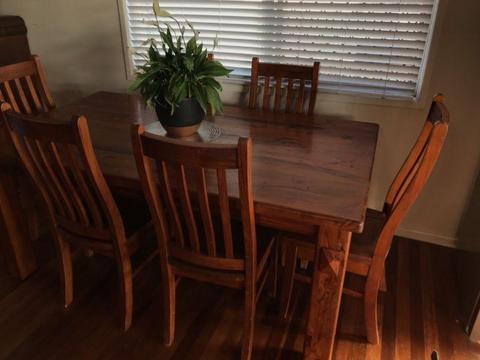 Solid 7 piece Dining setting