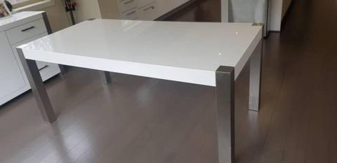 White high gloss with stainless steel legs