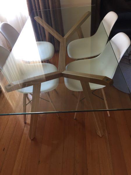 Sean Dix Forte Glass dining table & six scandi chairs - Matt Blatt