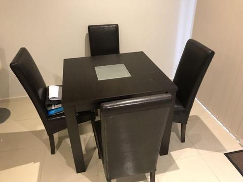 4 person dining table
