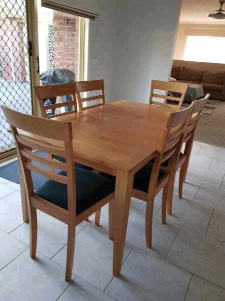 Dining Table & 6 chairs