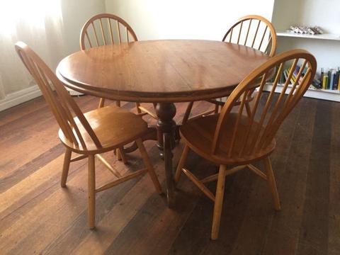 Round baltic pine table with 6 chairs
