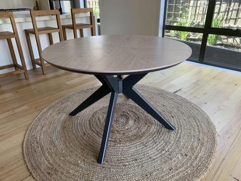 4 Seater Round Dining Table