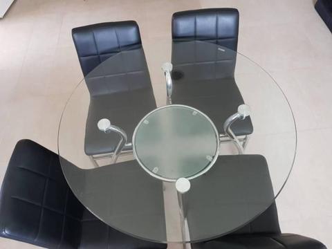 Glass Round Table 4 chairs good condition