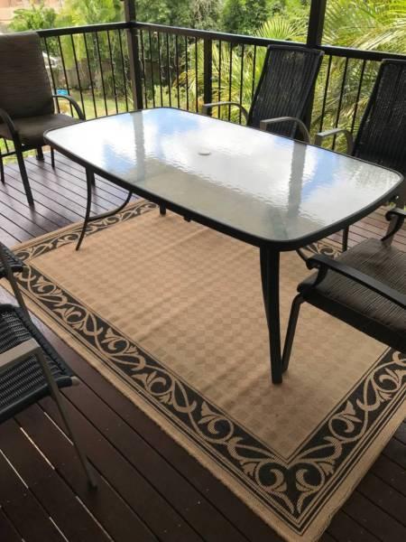 Outdoor glass aluminium table & 4 blue weave aluminium chairs