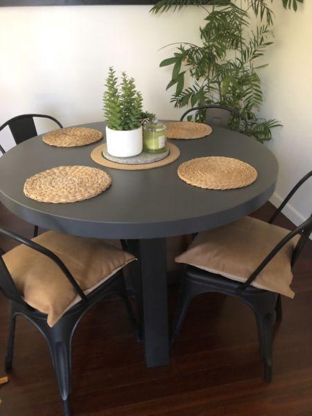 Trendy dining table set for sale