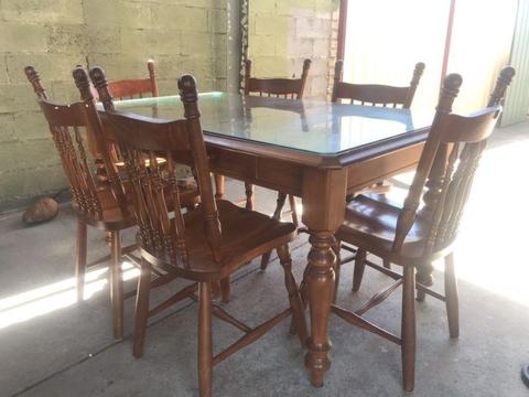 6 members family dining table