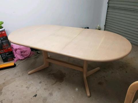 6 seater table 70$