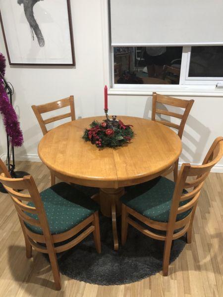 Wooden 4 seater dining table with leaf