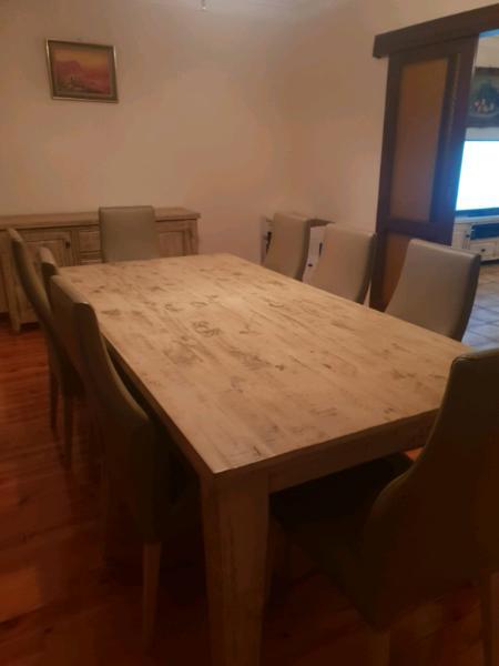 Immaculate Dining Setting.. Must Sell