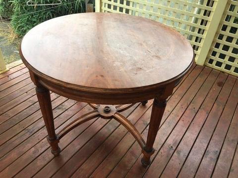 Timber Round Dinning Table