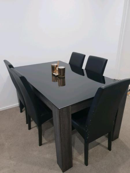 6 Seater Dining Table/Chairs, Coffe Table and Entertainment Unit