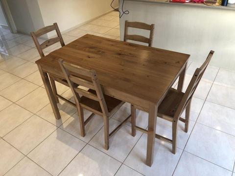 Solid wood dinning table with four chairs