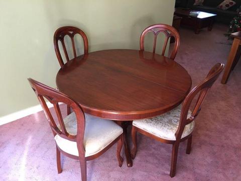 Italian Round extendable Table & Chairs