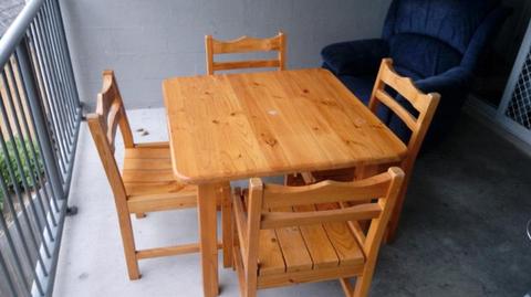 Dining Table & Chairs (4)