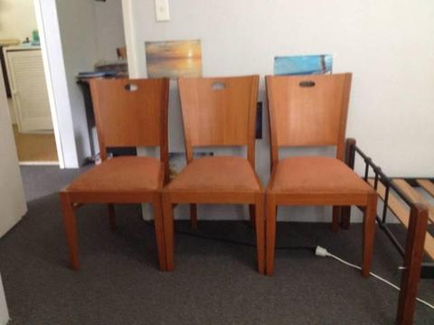 Round Dinning Table Chairs $120 Toowong