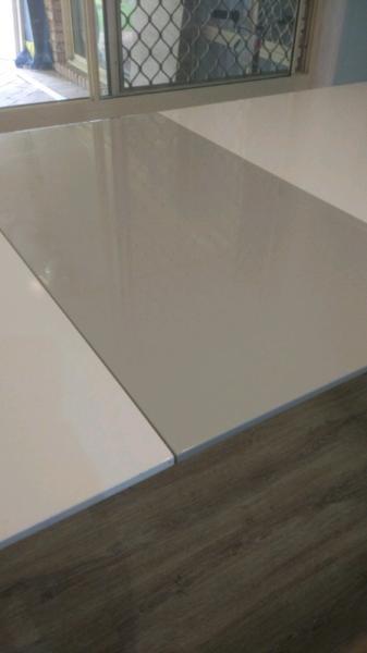 Dining table, gloss white