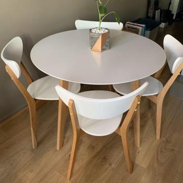 Scandinavian round dining Table (4 chairs available)