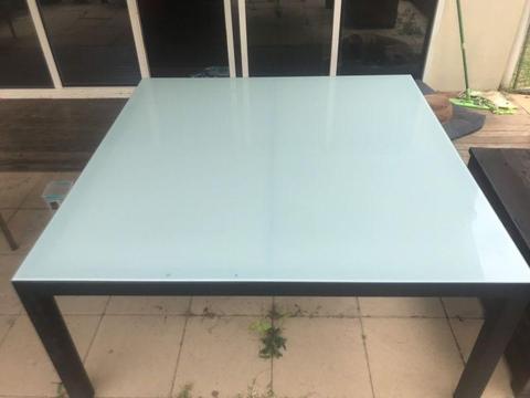 8 seat glass top indoor/ outdoor table