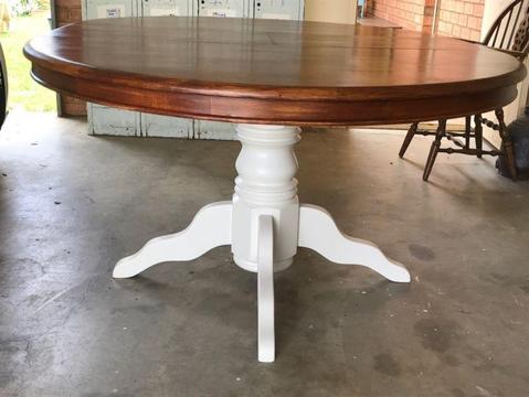 Wanted: Antique extendable dining table