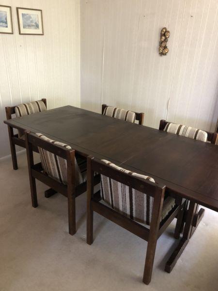 Extendable dining table and chairs. Circa mid 70's
