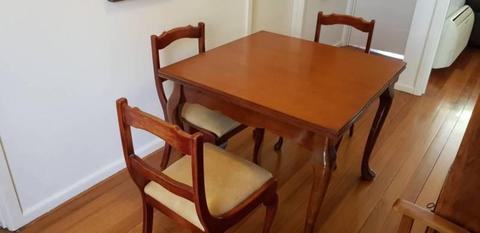Extendable Wooden Dining Table with 6 Chairs