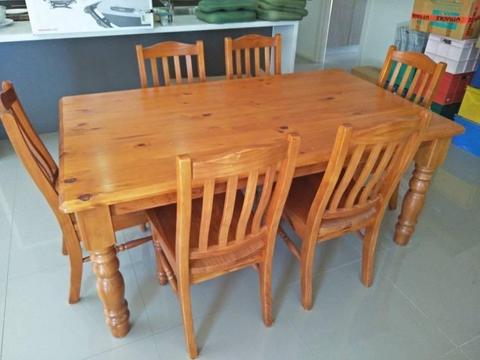 Dining Room table (6 seater)