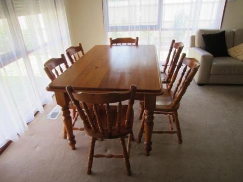 Pine Timber Dining Table with 6 Matching Pine Chairs