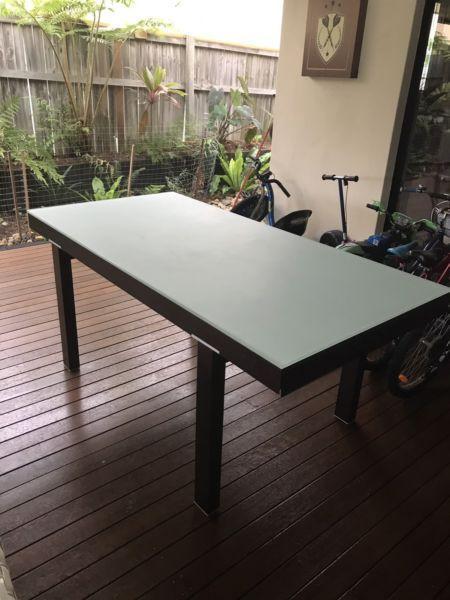 Extendable Glass top table