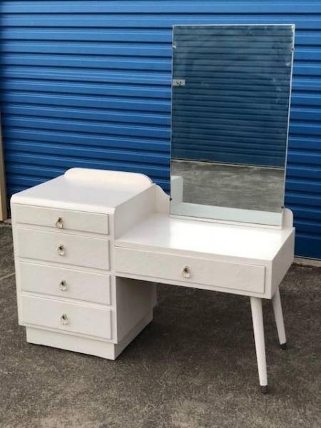FREE DELIVERY! Beautiful Vintage mid century retro style dresser