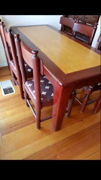 8 SEAT MAHOGANY SOLID DINING TABLE