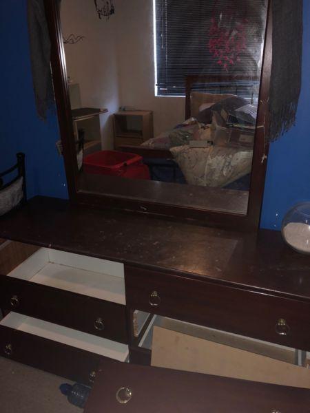 Free chest of draws with mirror needs repairs