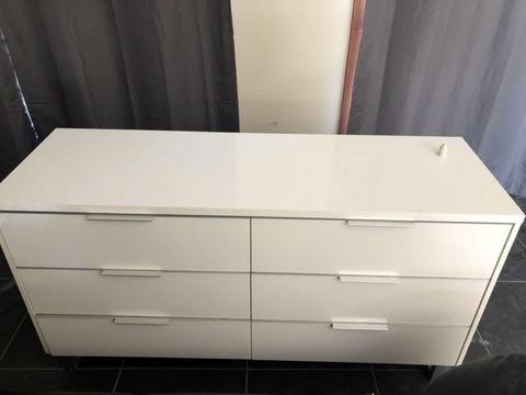 6 Draw Dresser - without the mirror