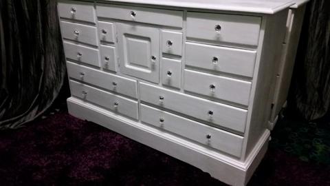 Buffet or drawers
