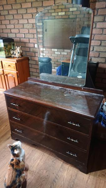 Antique chest of drawers dresser