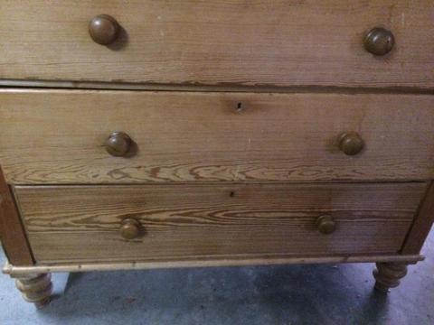 Gorgeous old style chest of drawers/tall boy solid timber