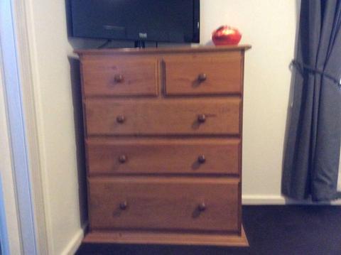 CHESTER DRAWER WITH 2 BEDSIDE TABLES