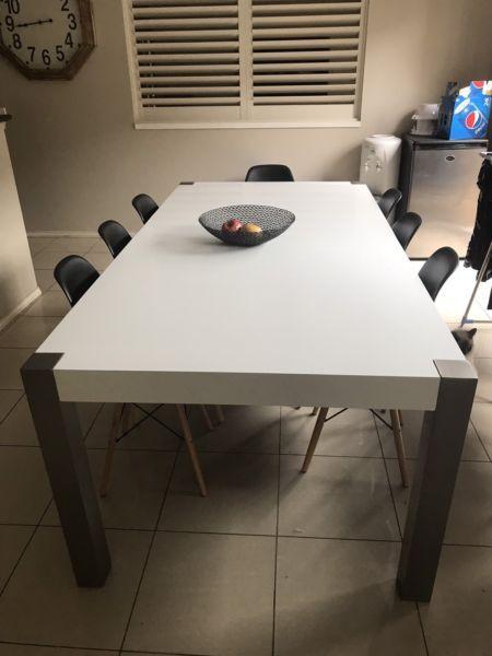 Dining Table no chairs