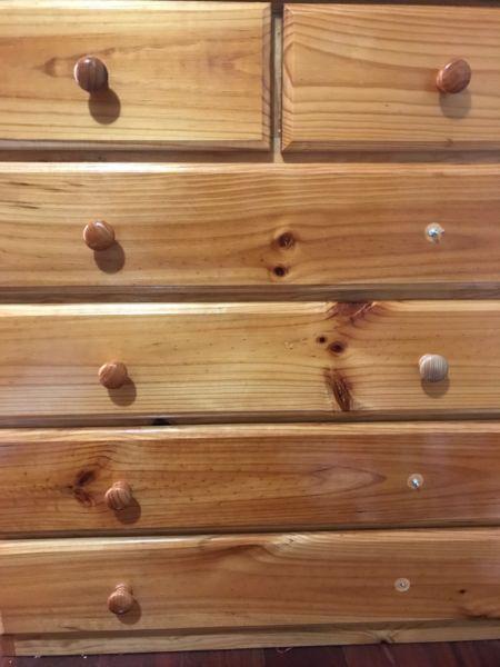 Chest of drawers