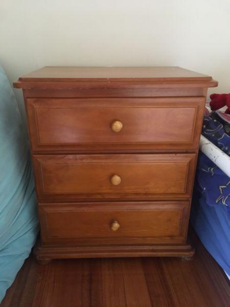 Chest of draws - solid pine