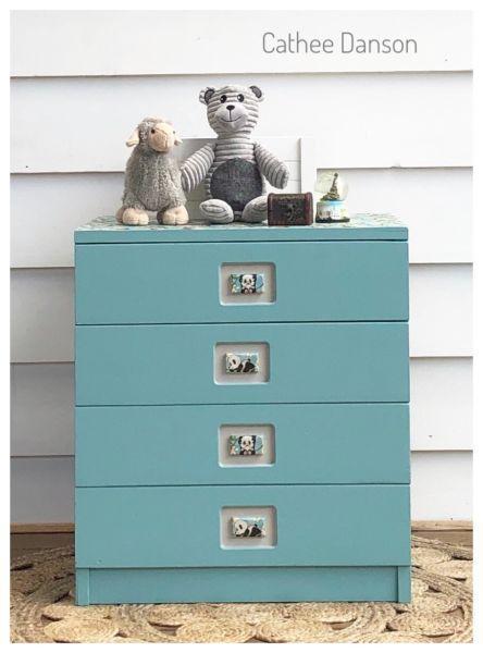 Alrob Vintage Gender Neutral Set of Drawers Panda