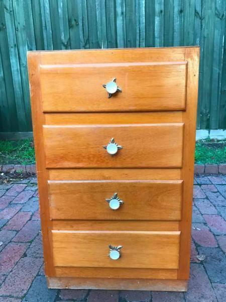 Beautiful Solid wood Retro Dresser Chest of Drawers Tallboy !