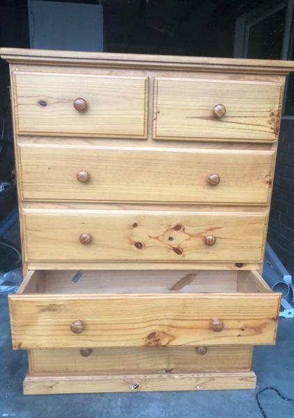 Solid pine country style chest drawer
