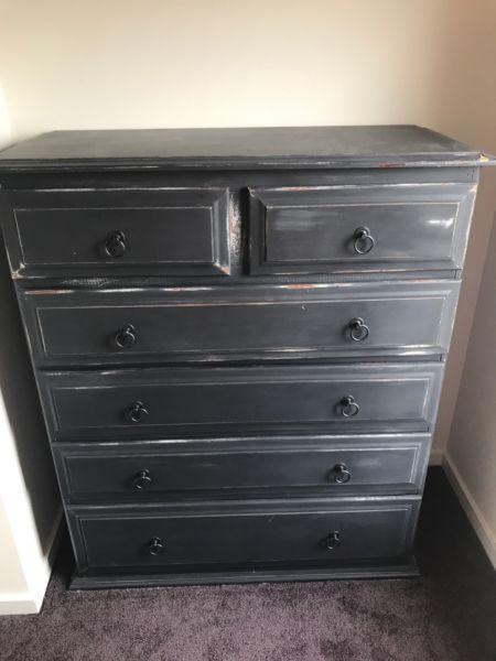 Wanted: Black drawer