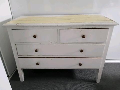 Bedroom drawers shabby chic