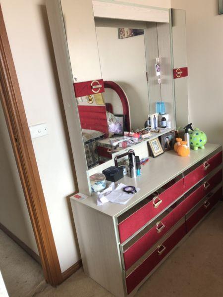 Bed head and dressing table