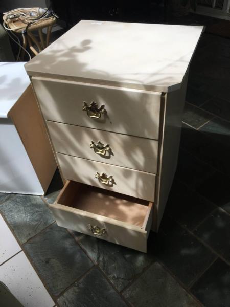 4 drawer cream cabinet
