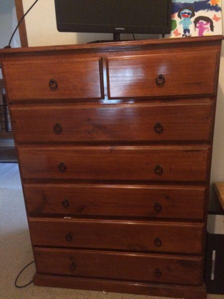 Chest draws great condition
