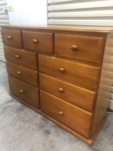 Chest of drawers with Free delivery SOLD