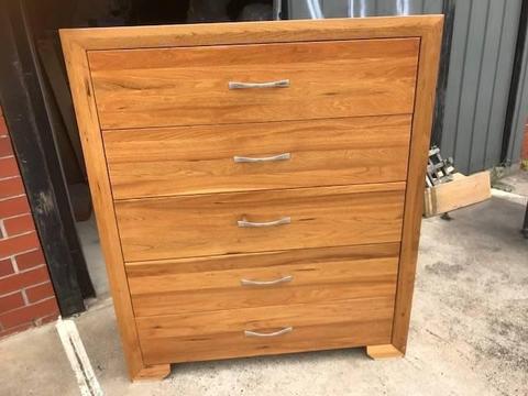 drawers,tallboy,dresser,chest of drawers WE CAN DELIVER